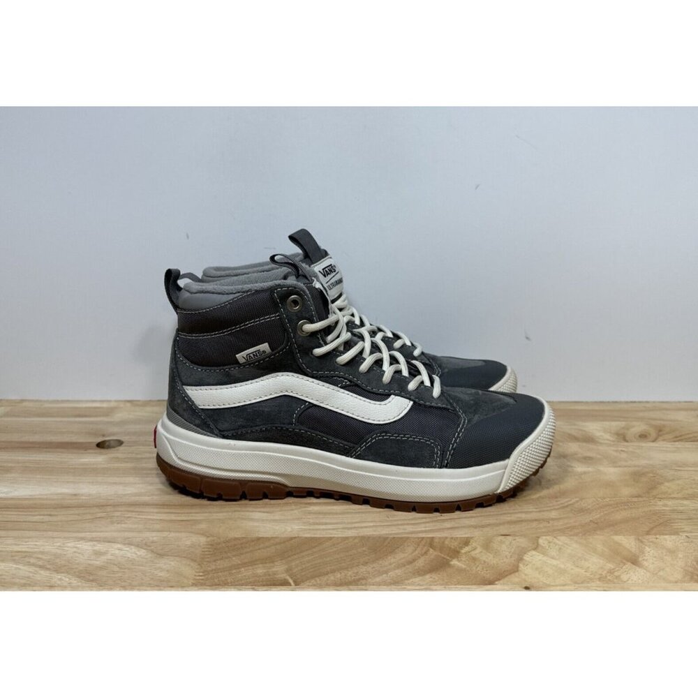 Vans UltraRange Exo Hi MTE Boots Gray Suede Marshmallow Shoes Womans size 6.5